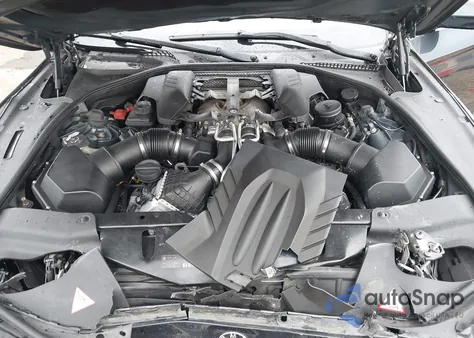 2013 BMW M6 z USA, uszkodzony, nr VIN WBSLX9C56DD159763